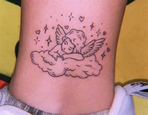 tatuajes de angelitos bebes para mujer|8 diseños de tatuajes de ángel bebé para mujeres